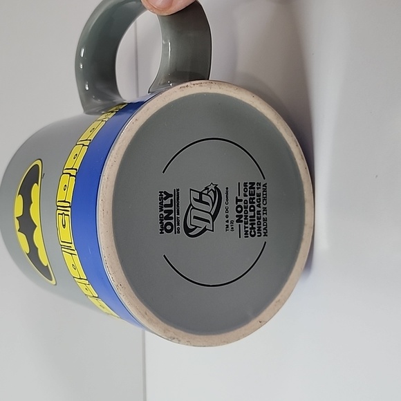 Batman Mug With Removeable Cape DC Comics - Picture 4 of 6